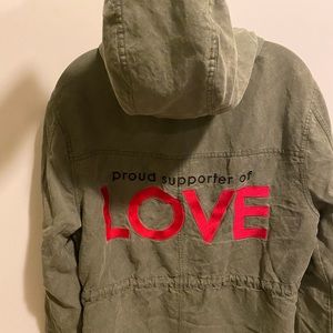 Cute love jacket that can be tightened around waist